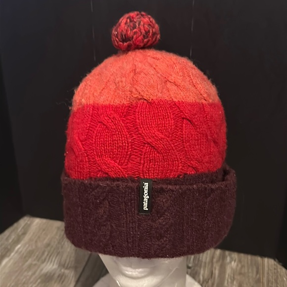 Patagonia Women’s  Beenie hat - Picture 4 of 13